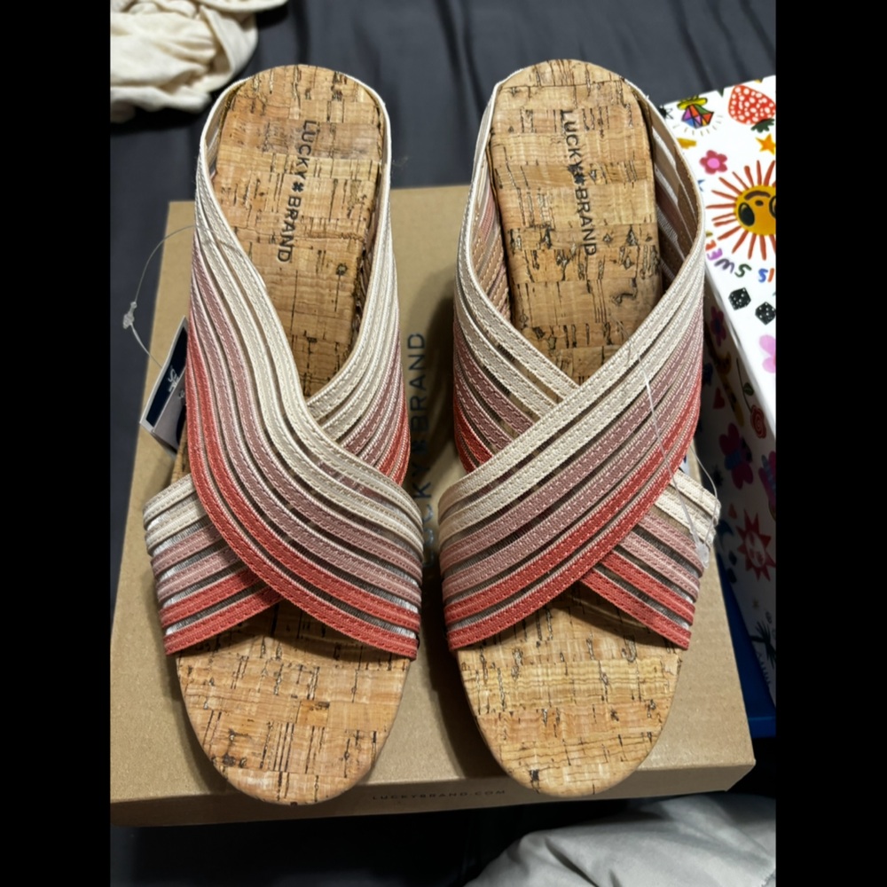 Brand New Lucky Brand Women's Pink and Cream Wedge Sandals Size 8.5